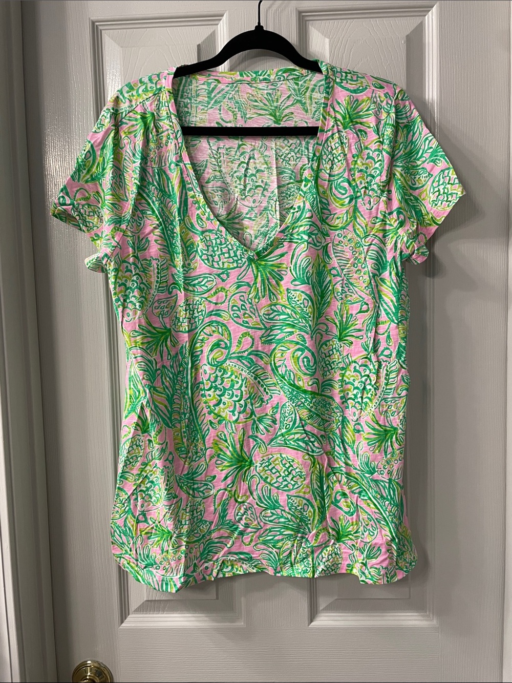 Lilly Pulitzer Pink & Green V‑Neck Short Sleeve Tee